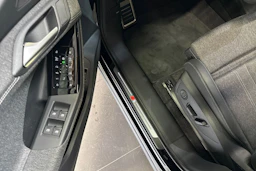 met. musta Audi Q6 e-tron 2026 kuva 14.