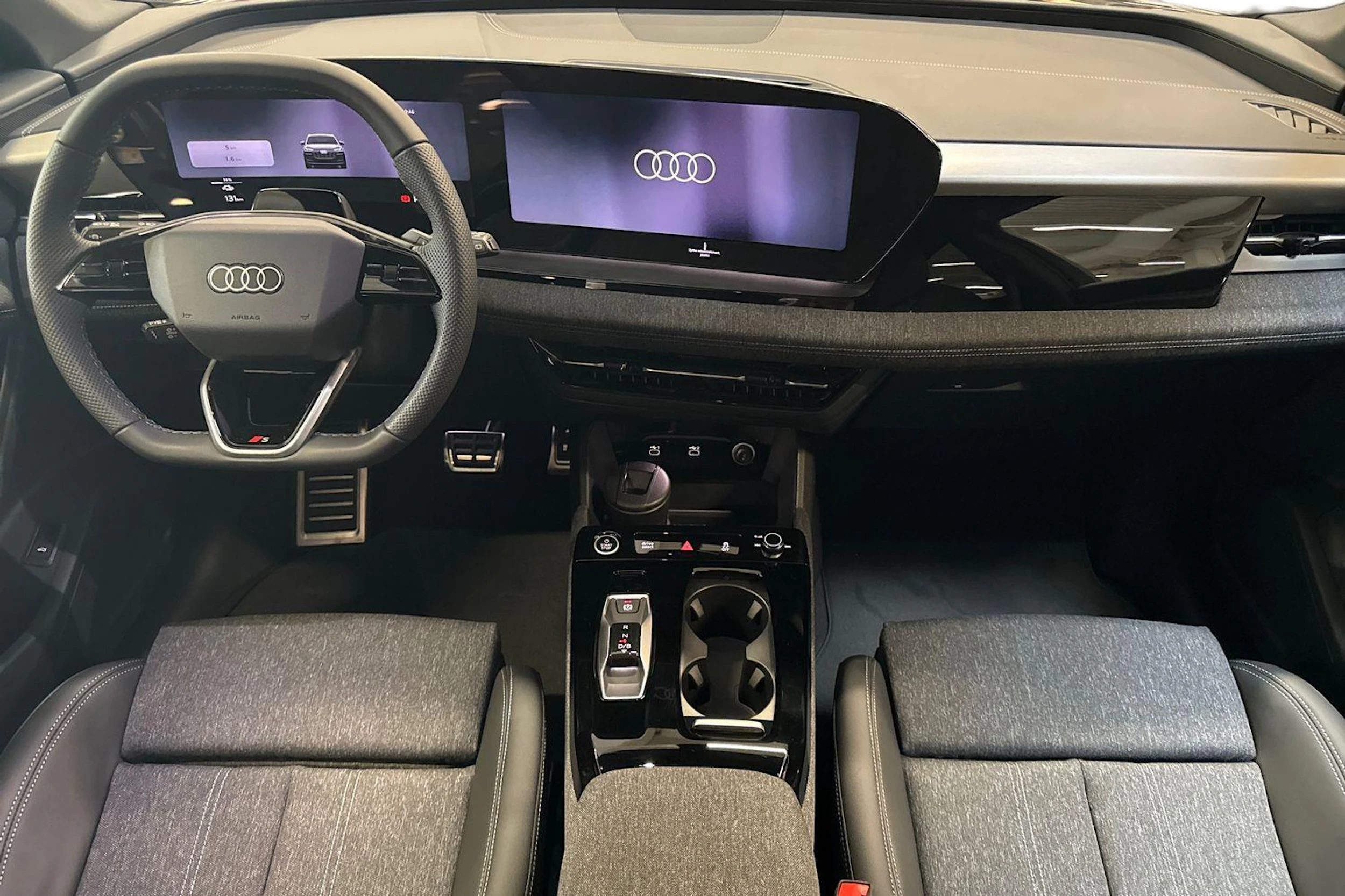 met. musta Audi Q6 e-tron 2026 kuva 7.