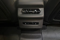 met. musta Audi Q6 e-tron 2026 kuva 14.