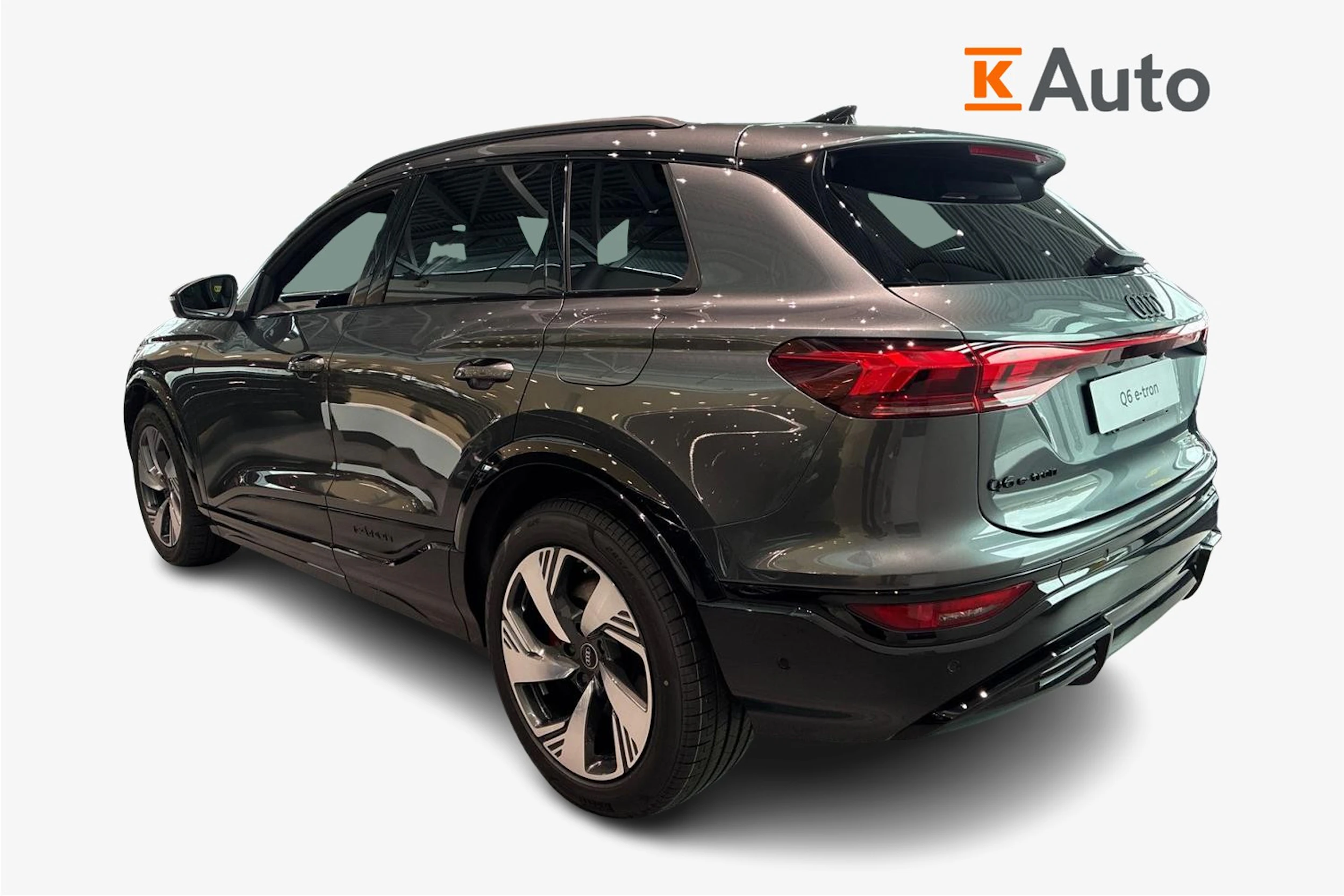 harmaa Audi Q6 e-tron 2026 kuva 2.