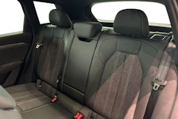 harmaa Audi Q6 e-tron 2026 kuva 8.