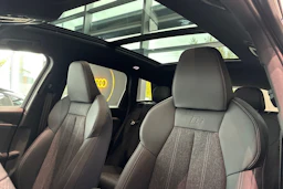 harmaa Audi Q6 e-tron 2026 kuva 11.