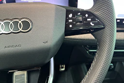 harmaa Audi Q6 e-tron 2026 kuva 15.