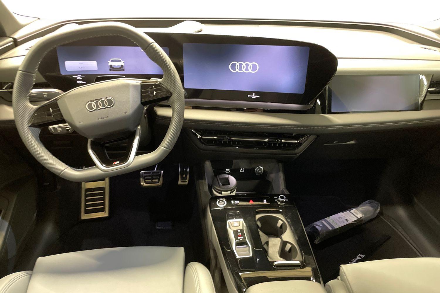 Audi Q6 e-tron 2026, photo 7/15