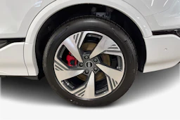 valkoinen Audi Q6 e-tron 2026 kuva 9.