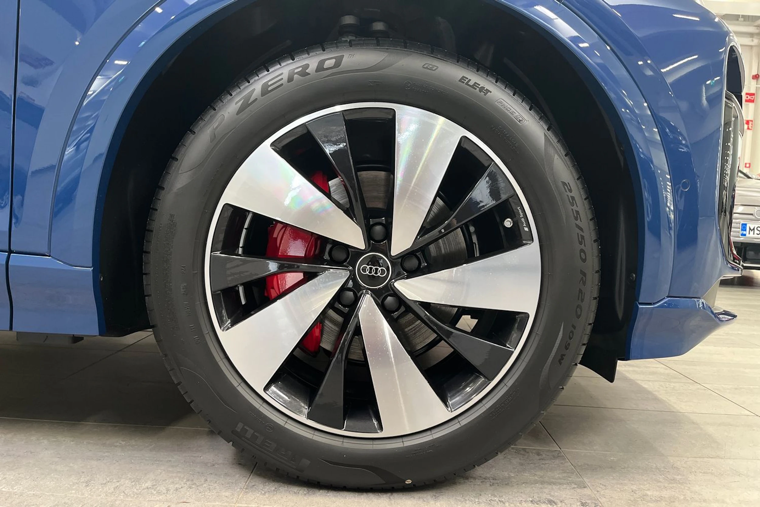 met. sininen Audi Q6 e-tron 2026 kuva 10.