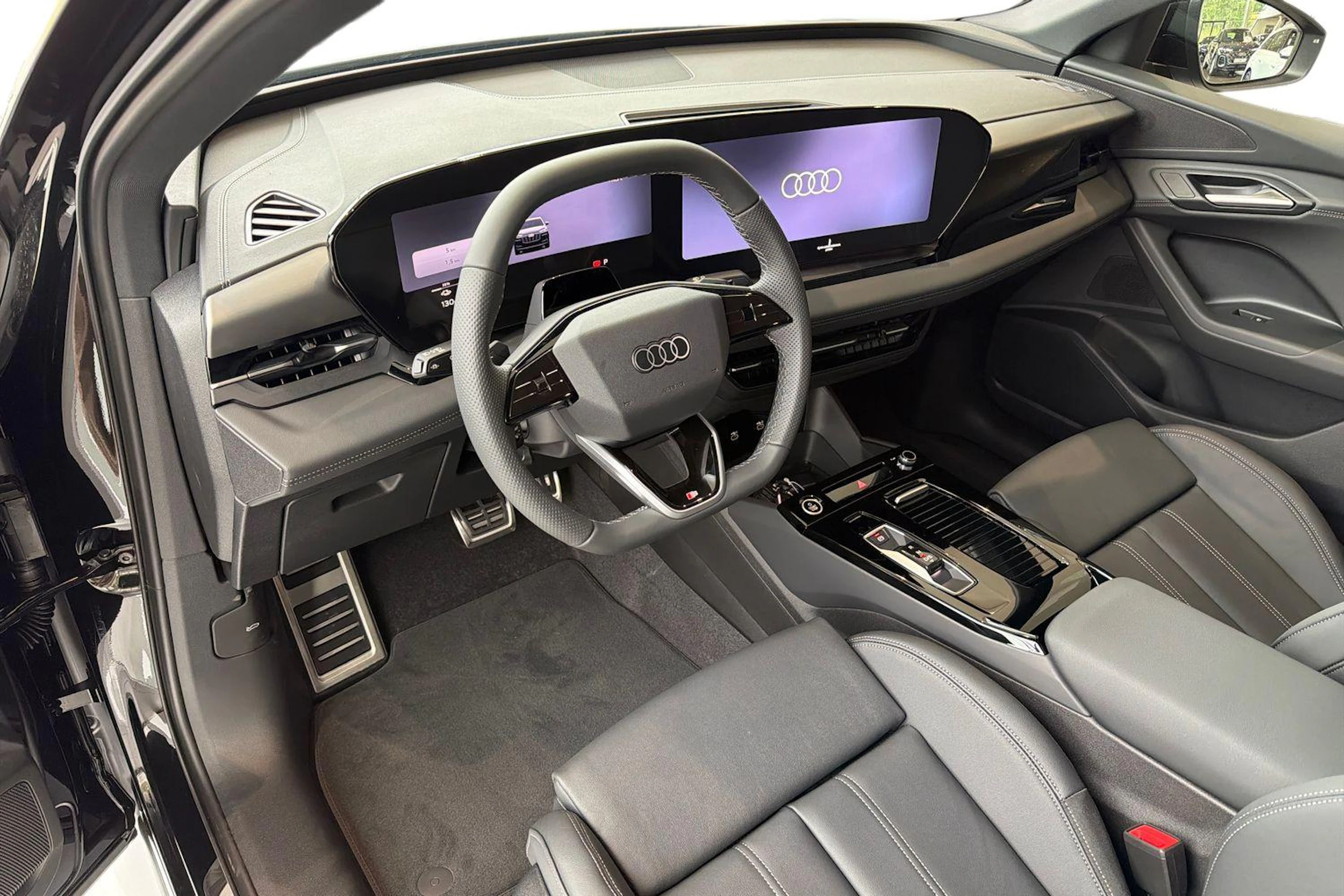 musta Audi Q6 e-tron 2026 kuva 6.