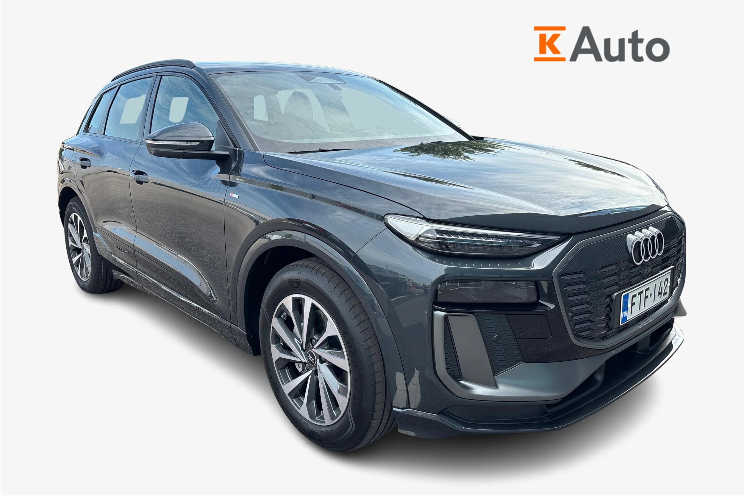harmaa Audi Q6 e-tron 2026 kuva 1.