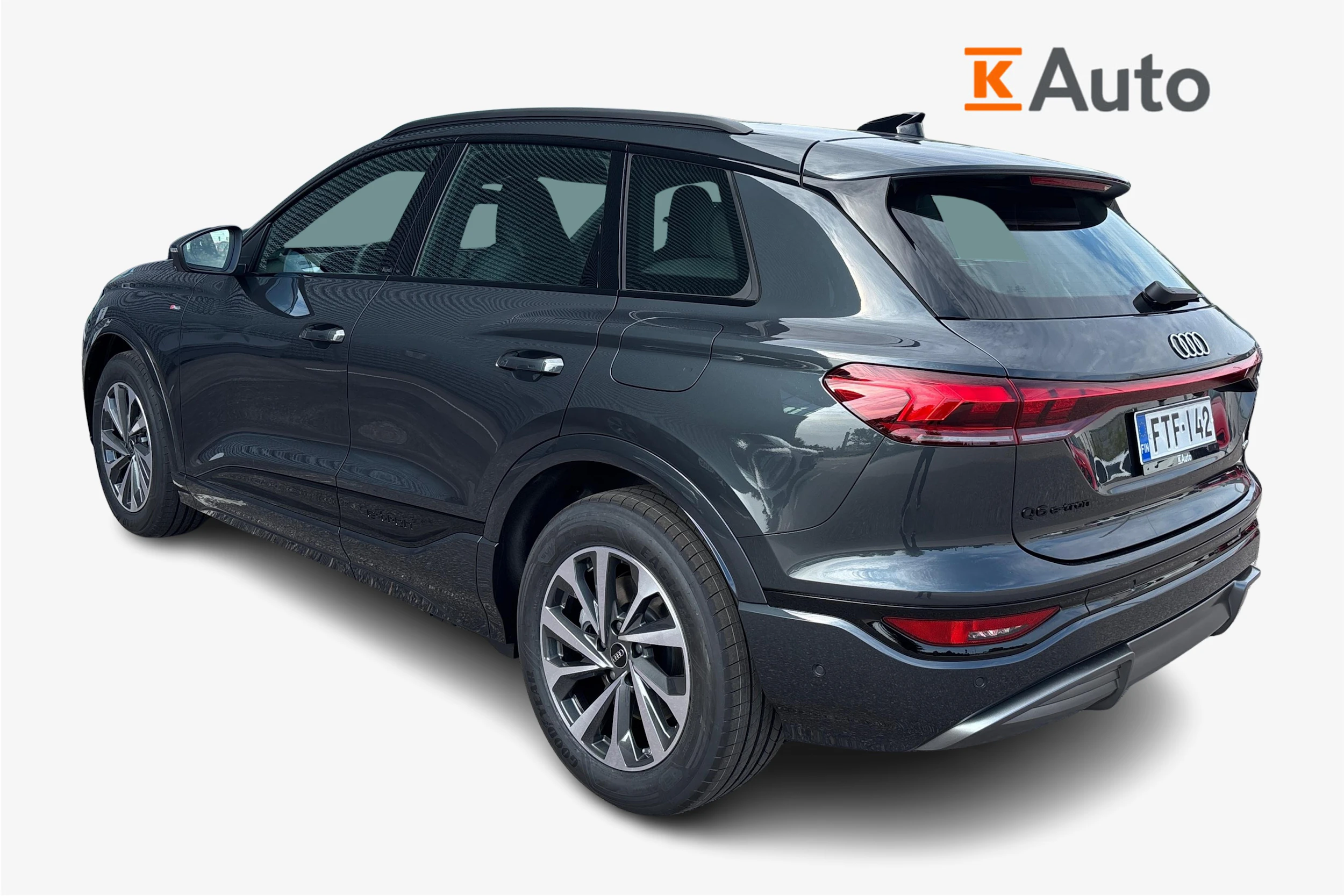 harmaa Audi Q6 e-tron 2026 kuva 2.