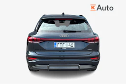 harmaa Audi Q6 e-tron 2026 kuva 3.