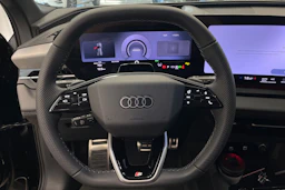 met. musta Audi Q6 e-tron 2026 kuva 13.
