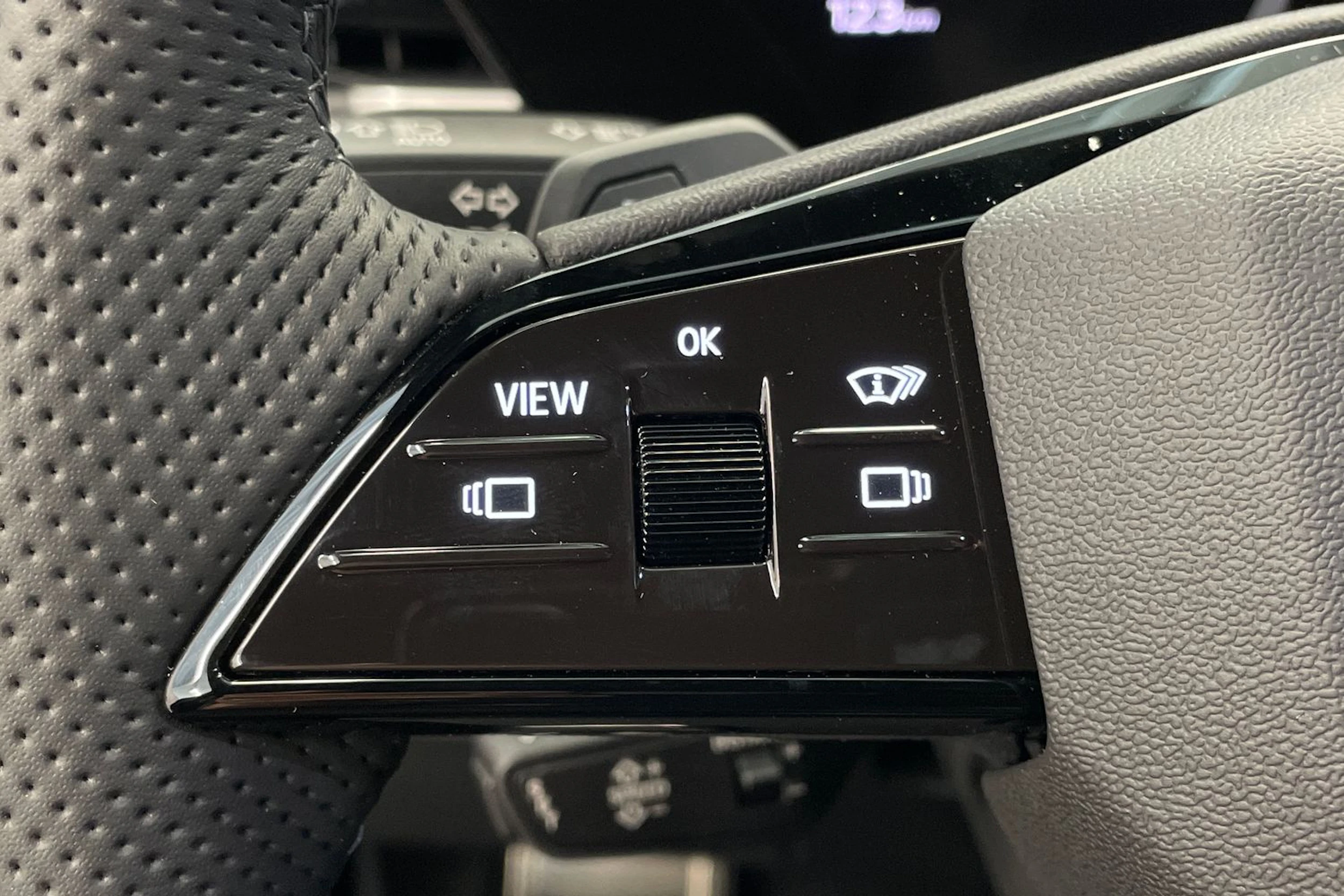 met. musta Audi Q6 e-tron 2026 kuva 14.