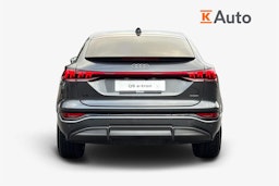 harmaa Audi Q6 e-tron 2026 kuva 3.