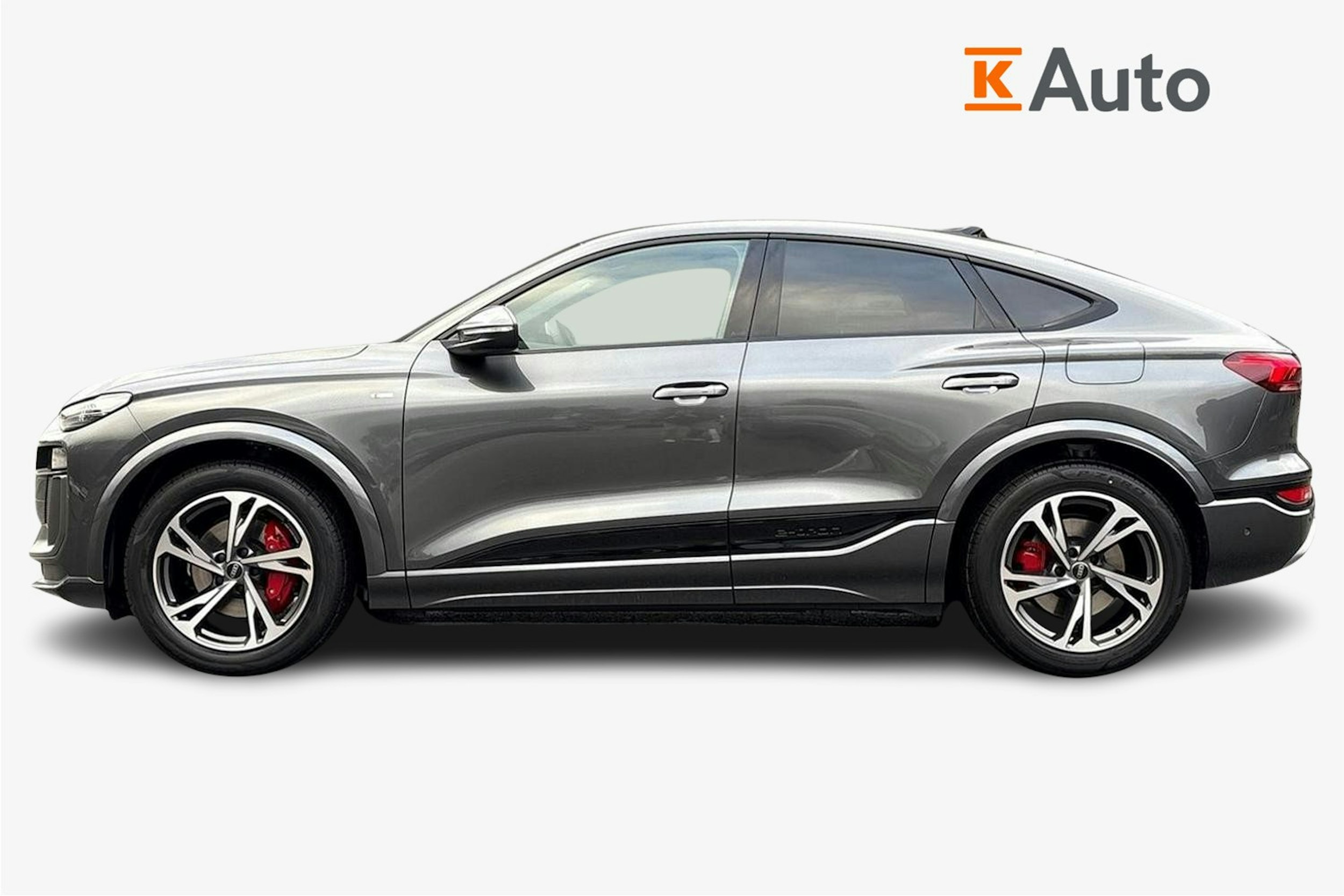 harmaa Audi Q6 e-tron 2026 kuva 5.