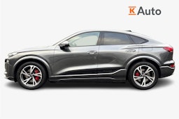 harmaa Audi Q6 e-tron 2026 kuva 5.