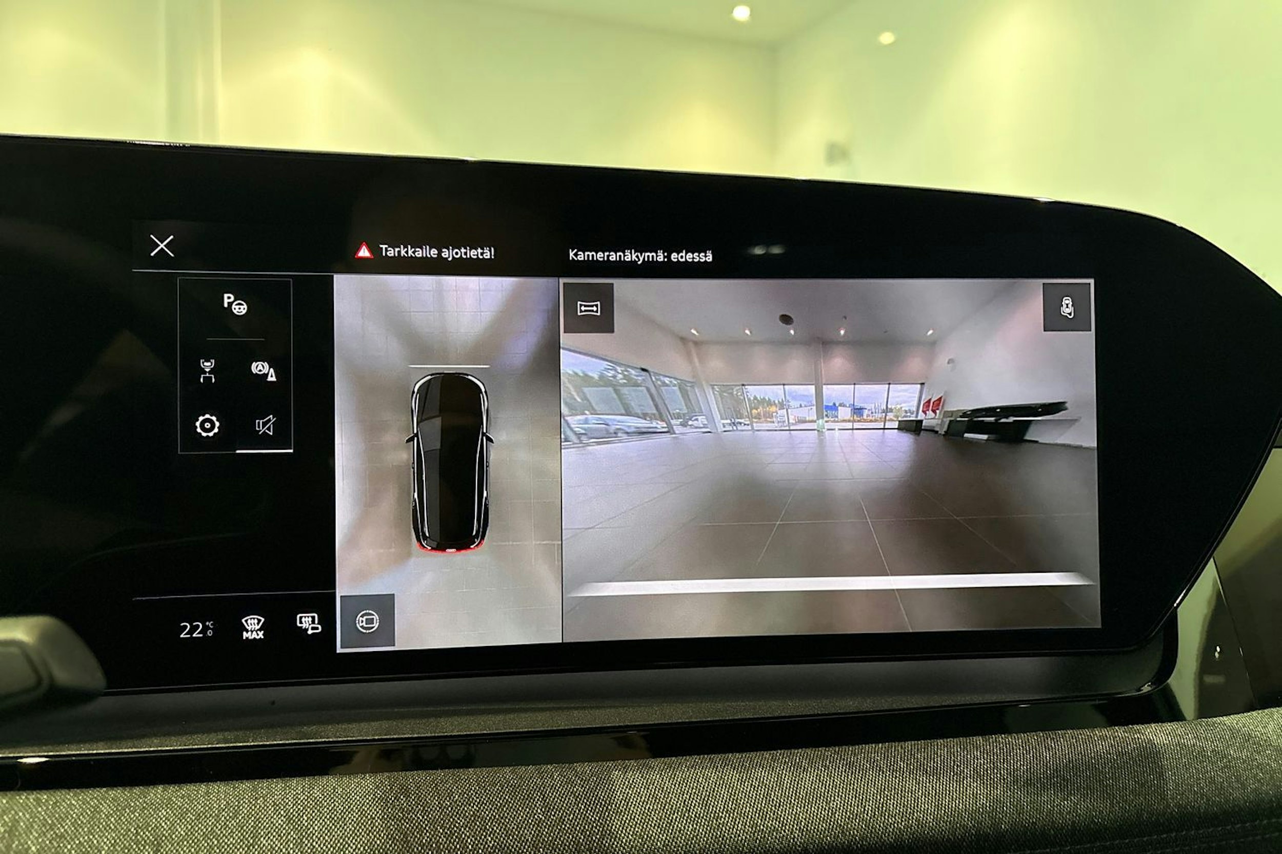 harmaa Audi Q6 e-tron 2026 kuva 16.