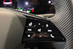 harmaa Audi Q6 e-tron 2026 kuva 18.