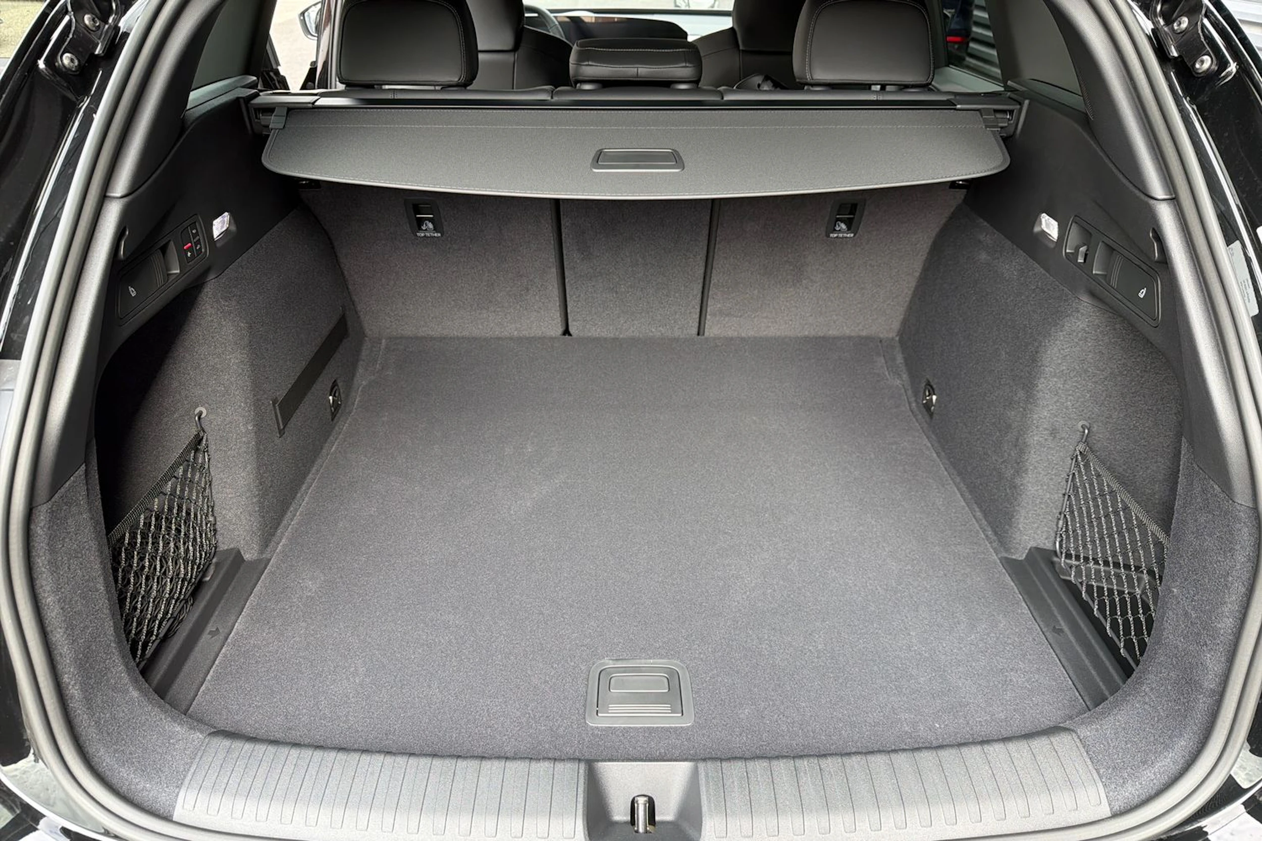 musta Audi Q6 e-tron 2026 kuva 11.