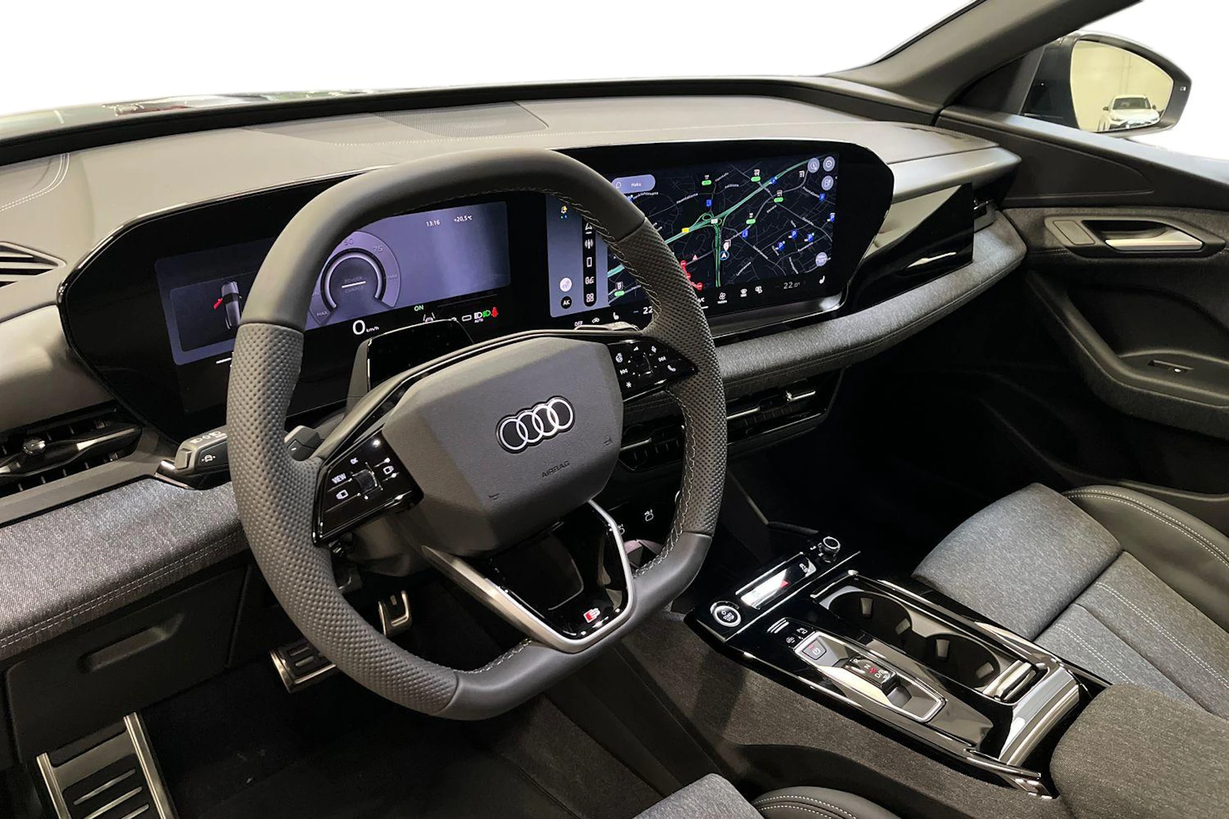 met. harmaa Audi Q6 e-tron 2026 kuva 6.