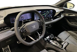met. harmaa Audi Q6 e-tron 2026 kuva 6.
