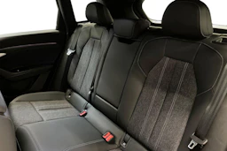 met. harmaa Audi Q6 e-tron 2026 kuva 8.