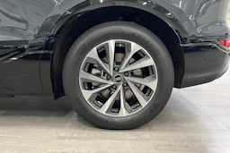 met. harmaa Audi Q6 e-tron 2026 kuva 10.
