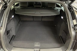 met. harmaa Audi Q6 e-tron 2026 kuva 12.