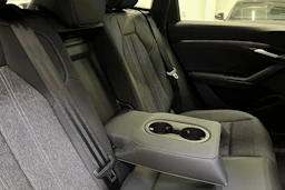 met. harmaa Audi Q6 e-tron 2026 kuva 14.