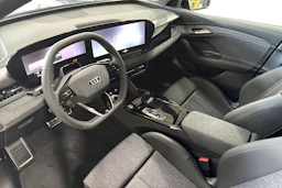 met. musta Audi Q6 e-tron 2026 kuva 6.