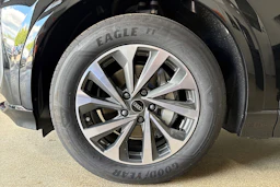 met. musta Audi Q6 e-tron 2026 kuva 10.
