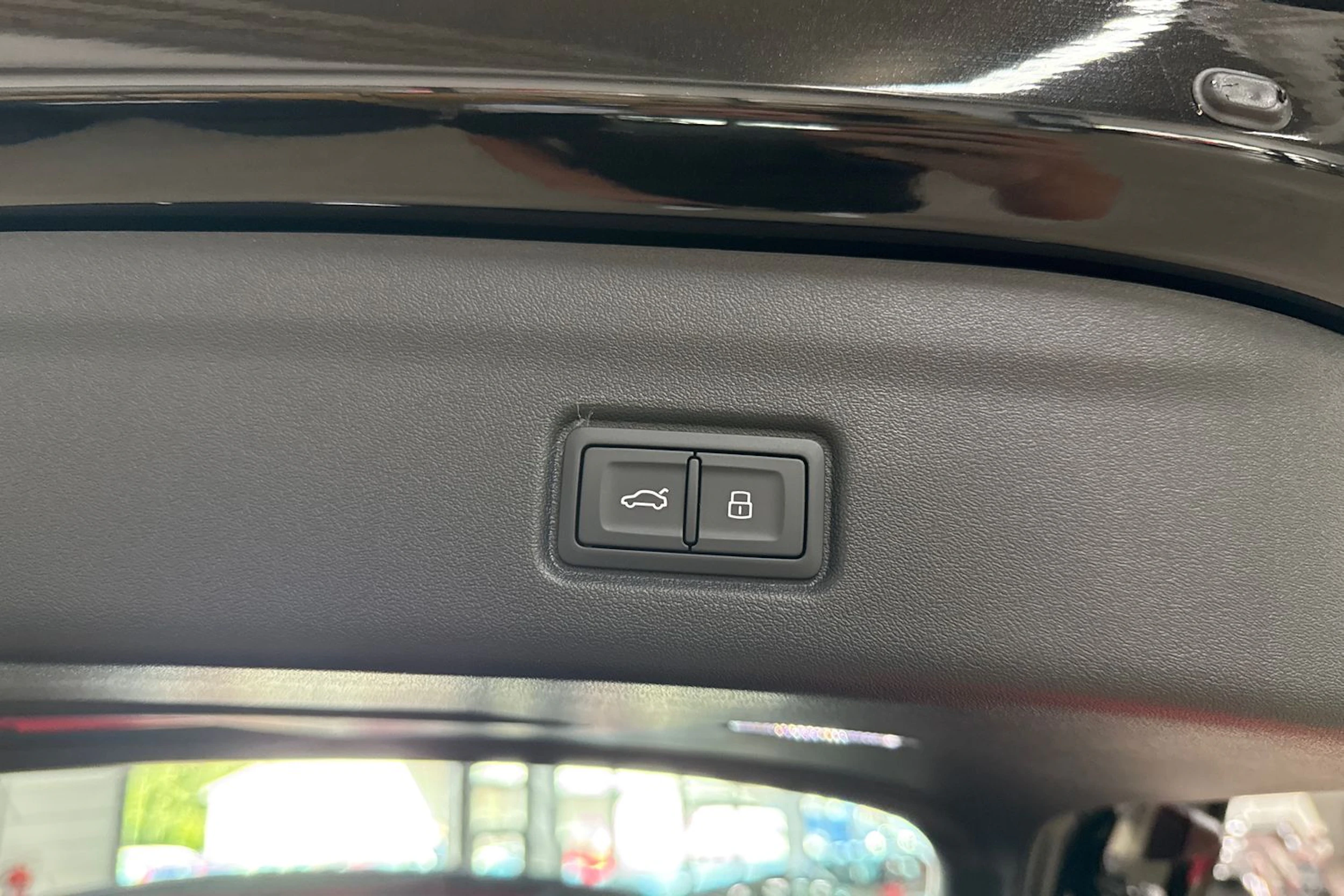 met. musta Audi Q6 e-tron 2026 kuva 15.