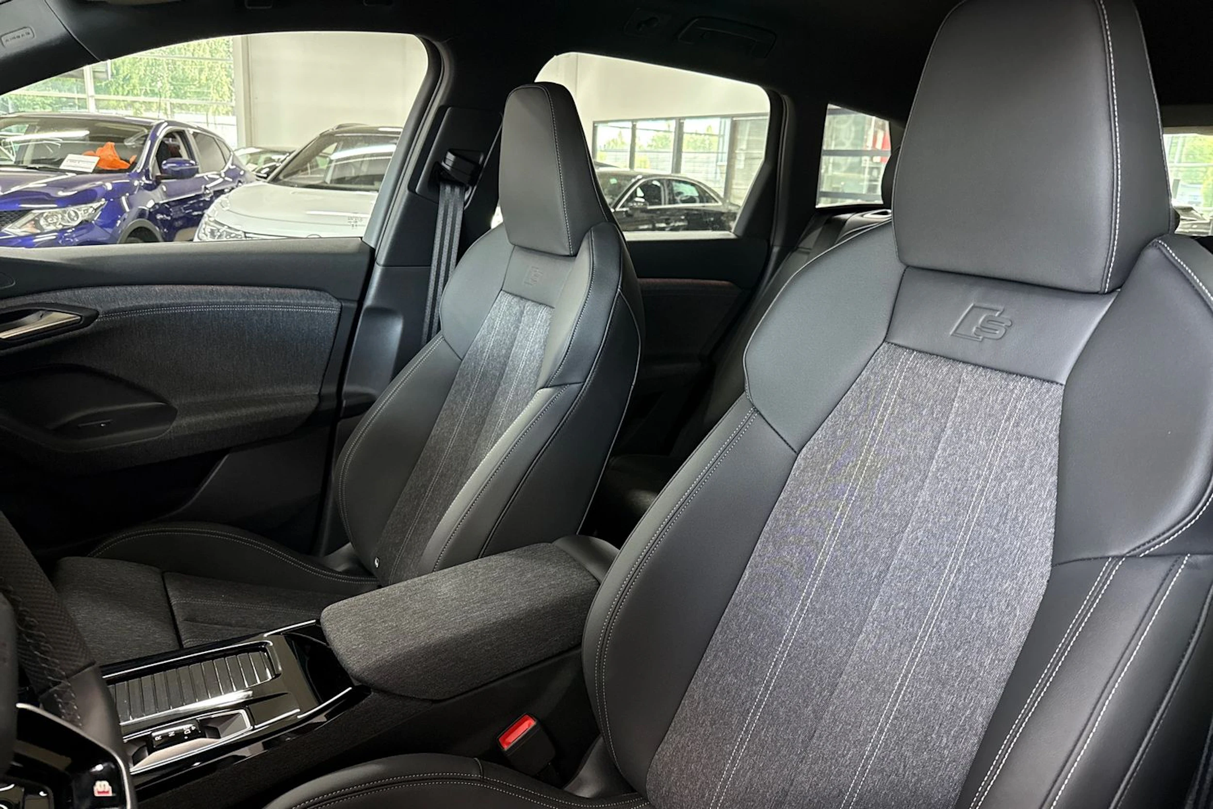 met. musta Audi Q6 e-tron 2026 kuva 18.