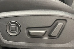 met. harmaa Audi Q6 e-tron 2026 kuva 12.