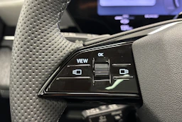 met. harmaa Audi Q6 e-tron 2026 kuva 16.