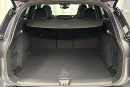 met. harmaa Audi Q6 e-tron 2026 kuva 31.