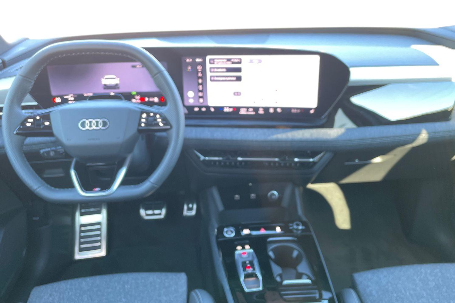 Audi Q6 e-tron e-tron quattro S line 2026, photo 7/29
