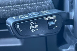 valkoinen Audi Q6 e-tron 2026 kuva 20.