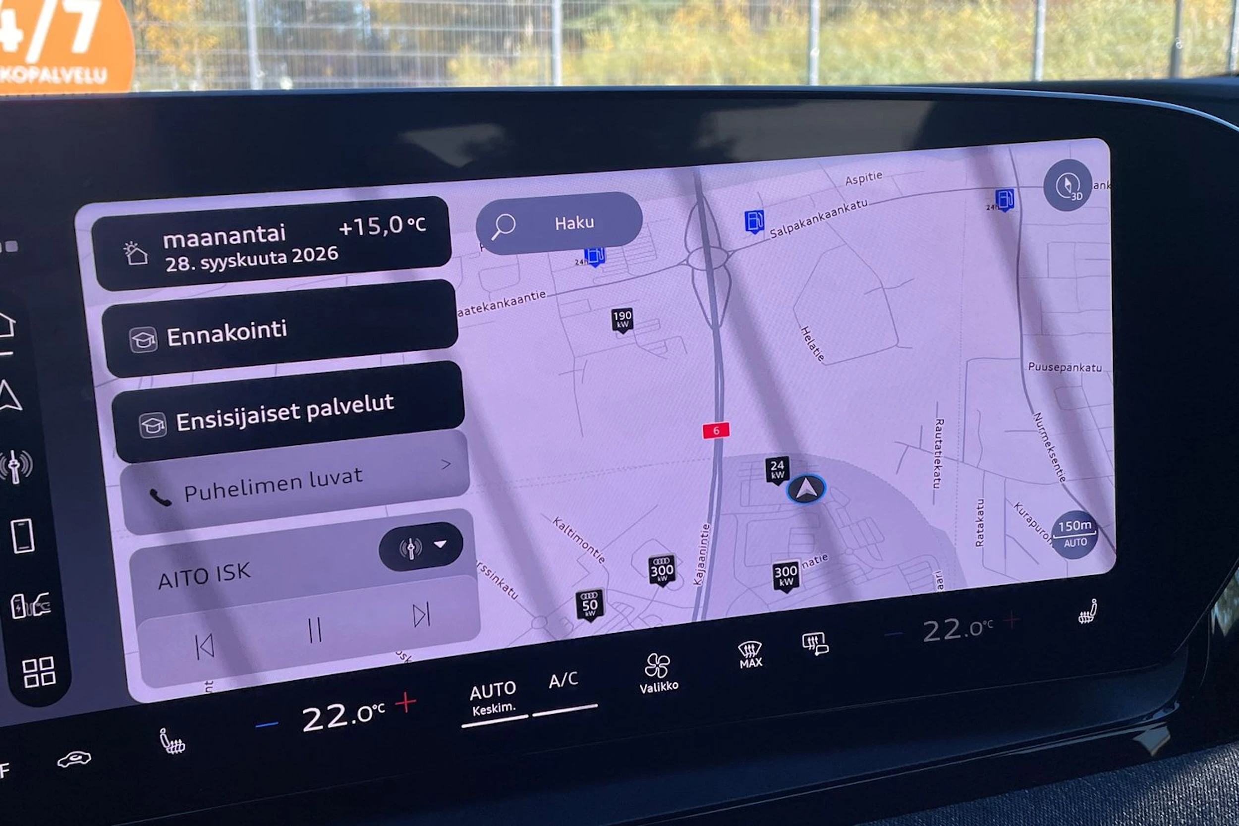 valkoinen Audi Q6 e-tron 2026 kuva 23.