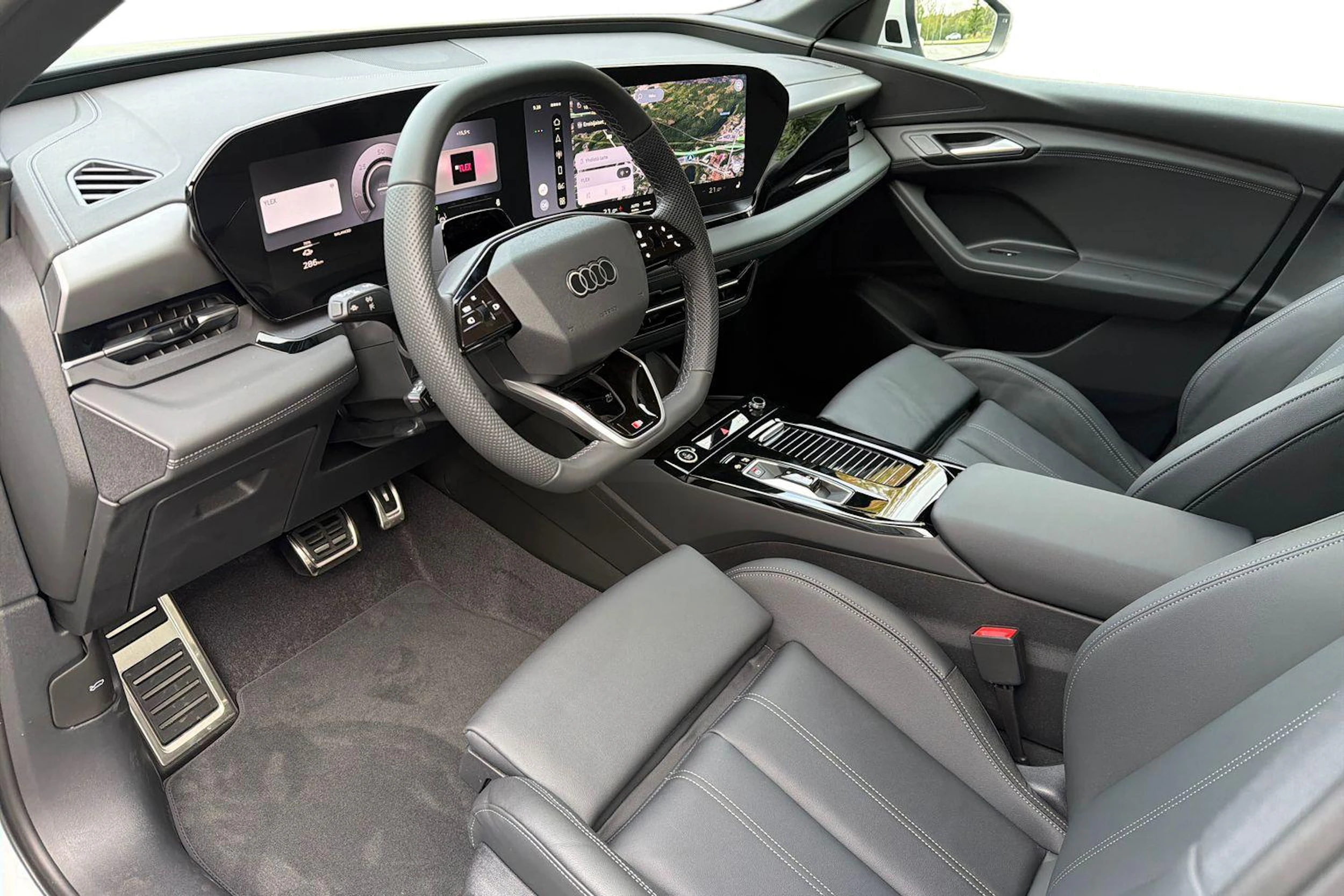 met. valkoinen Audi Q6 e-tron 2026 kuva 6.