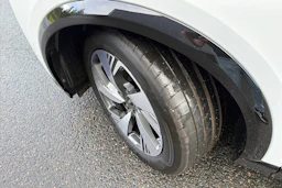 met. valkoinen Audi Q6 e-tron 2026 kuva 10.