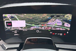 met. valkoinen Audi Q6 e-tron 2026 kuva 18.