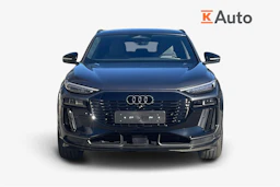 harmaa Audi Q6 e-tron 2026 kuva 4.