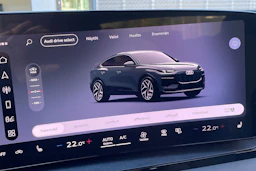 harmaa Audi Q6 e-tron 2026 kuva 25.