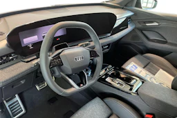 musta Audi Q6 e-tron 2026 kuva 6.
