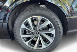 musta Audi Q6 e-tron 2026 kuva 9.