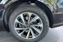 musta Audi Q6 e-tron 2026 kuva 10.