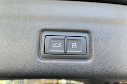 musta Audi Q6 e-tron 2026 kuva 12.