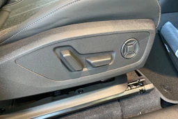 musta Audi Q6 e-tron 2026 kuva 15.