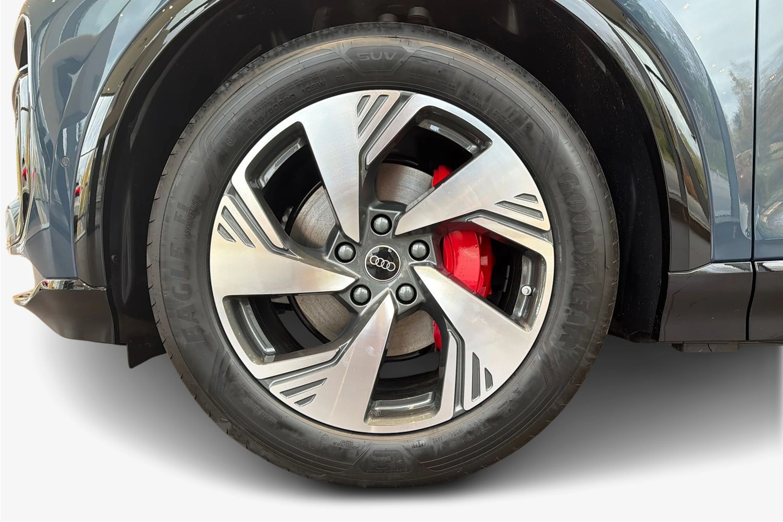 met. sininen Audi Q6 e-tron 2026 kuva 9.
