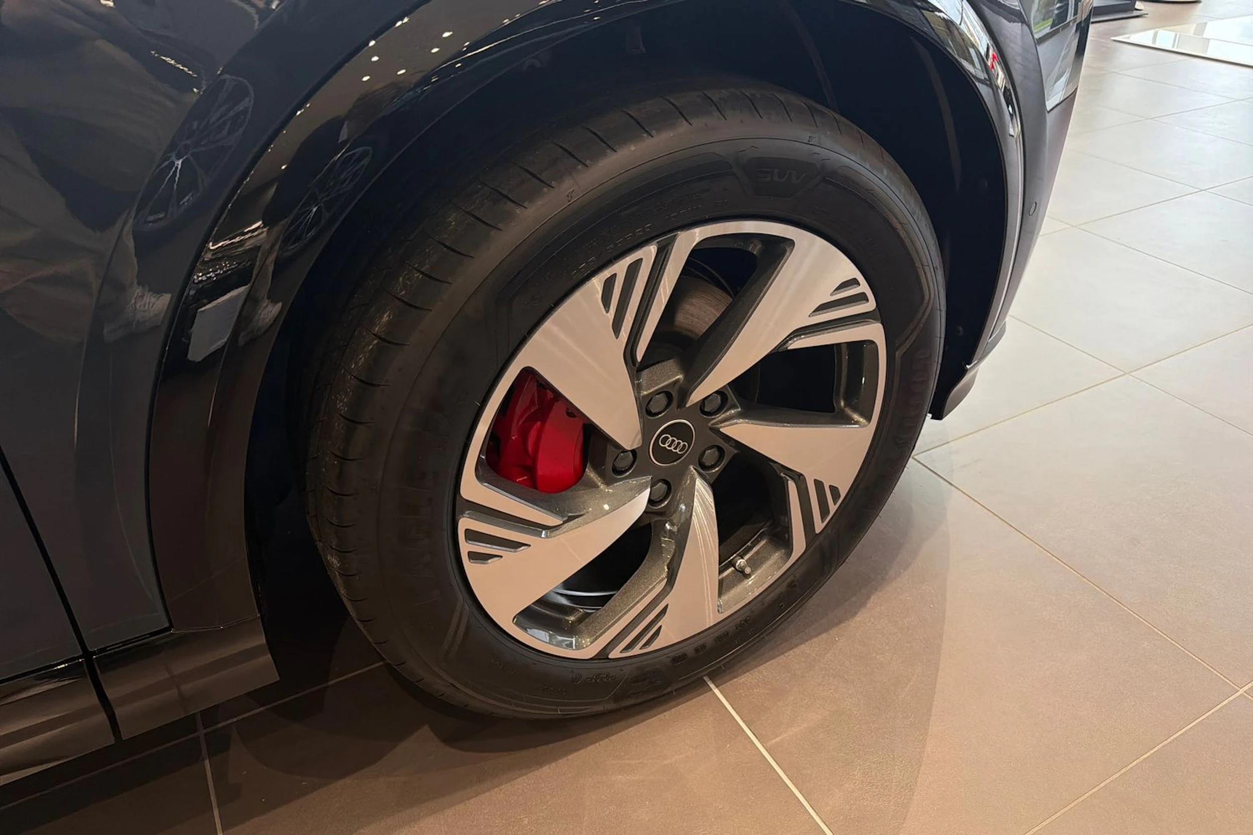met. sininen Audi Q6 e-tron 2026 kuva 10.